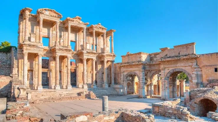 Çeşme Alaçatı Ilıca Efes Antik Kenti Şirince Turu