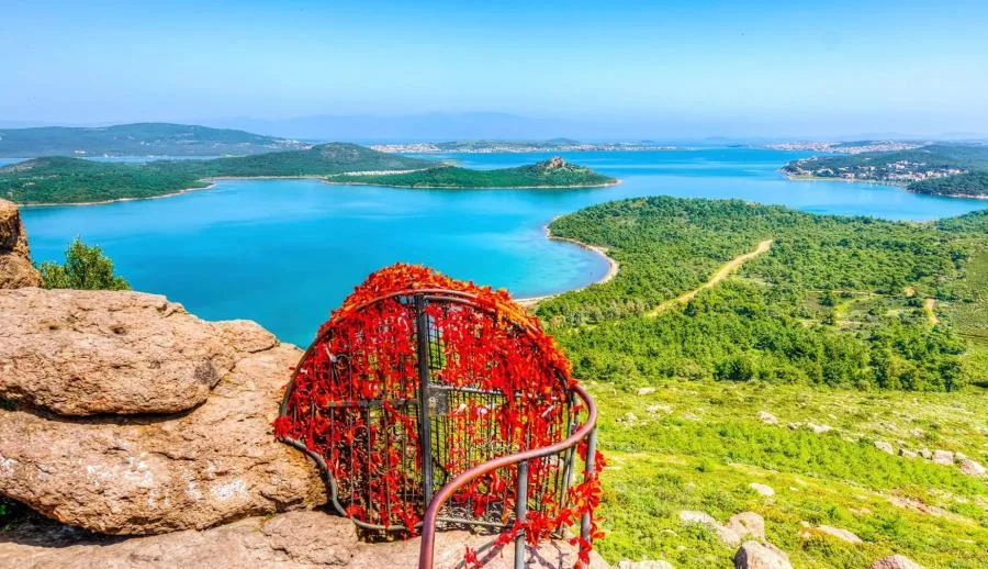 Gökçeada Bozcaada Assos Ayvalık Turu  2 Gece Otel Konaklamalı 