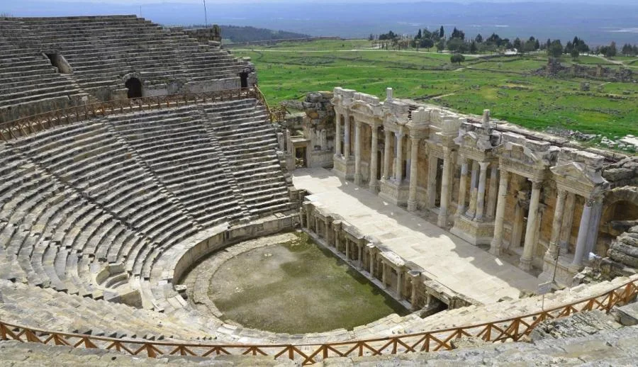 Lavanta Tarlaları Salda Gölü Pamukkale Çeşme Alaçatı Ilıca Turu / 1 Gece Otel Konaklamalı