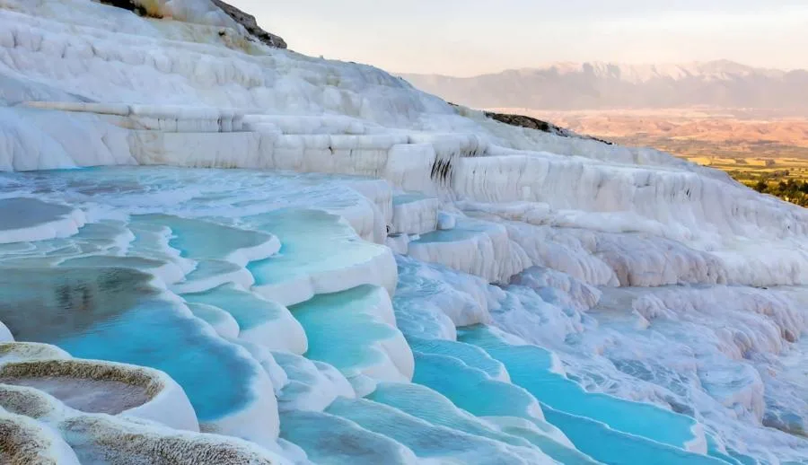 Lavanta Tarlaları Salda Gölü Pamukkale Çeşme Alaçatı Ilıca Turu / 1 Gece Otel Konaklamalı