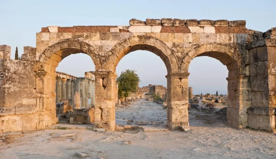 Lavanta Tarlaları Salda Gölü Pamukkale Çeşme Alaçatı Ilıca Turu / 1 Gece Otel Konaklamalı