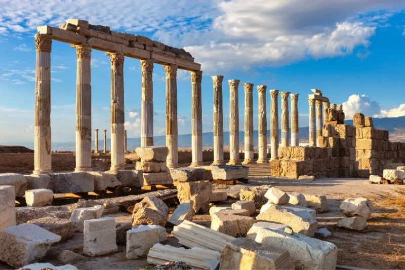 Salda Gölü Pamukkale Çeşme Alaçatı Turu / 1 Gece Otel Konaklamalı