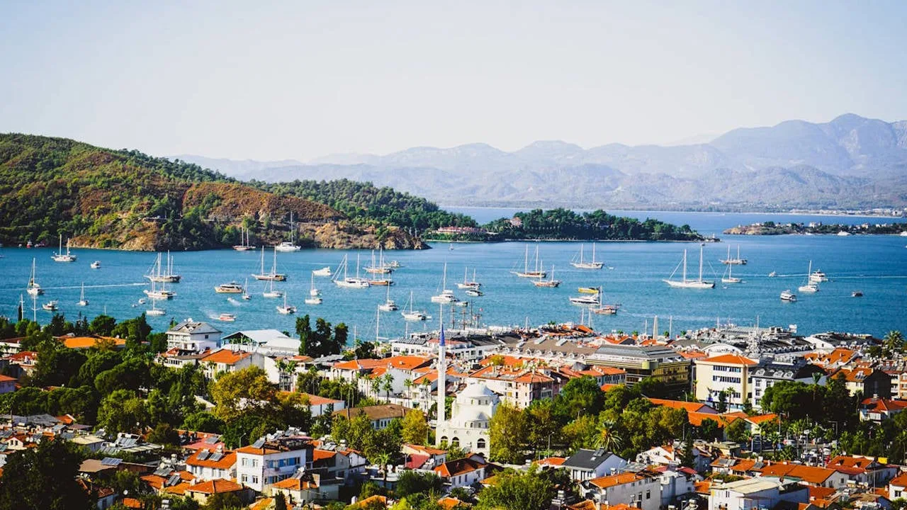 Uçaklı Işık Ülkesi Likya Fethiye Ölüdeniz Kaş Dalyan Akyaka Turu (4 Gece Otel Konaklamalı)